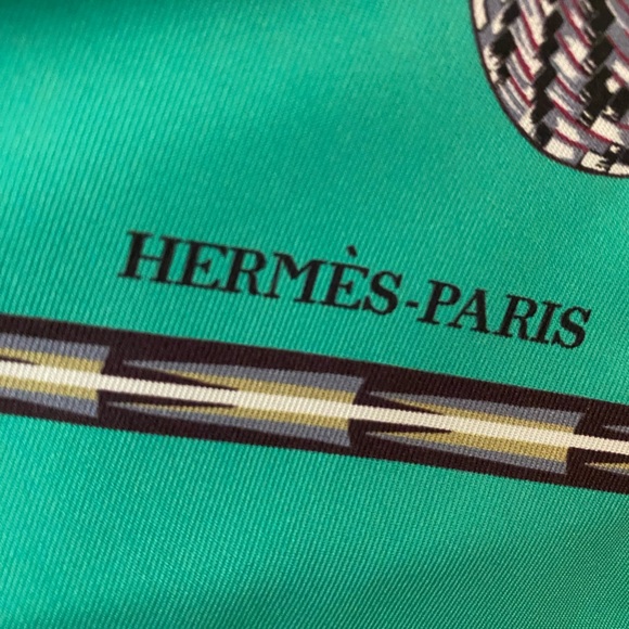 Authentic Hermes discontinued Maxi Twilly - Picture 7 of 7